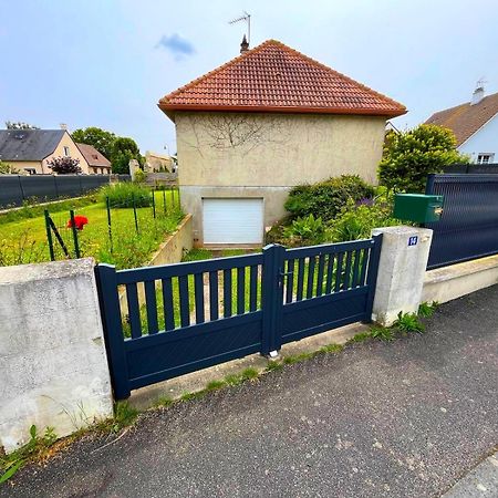 A 12 Min A Pied De La Plage Et 5 Min Du Centre De Luc-Sur-Mer Exterior foto